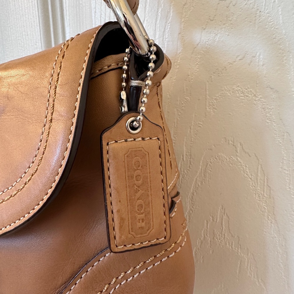 Authentic Coach Purse - Picture 4 of 17